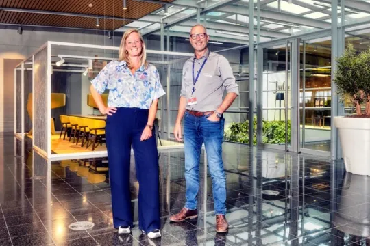 Femke en Ronald dormakaba